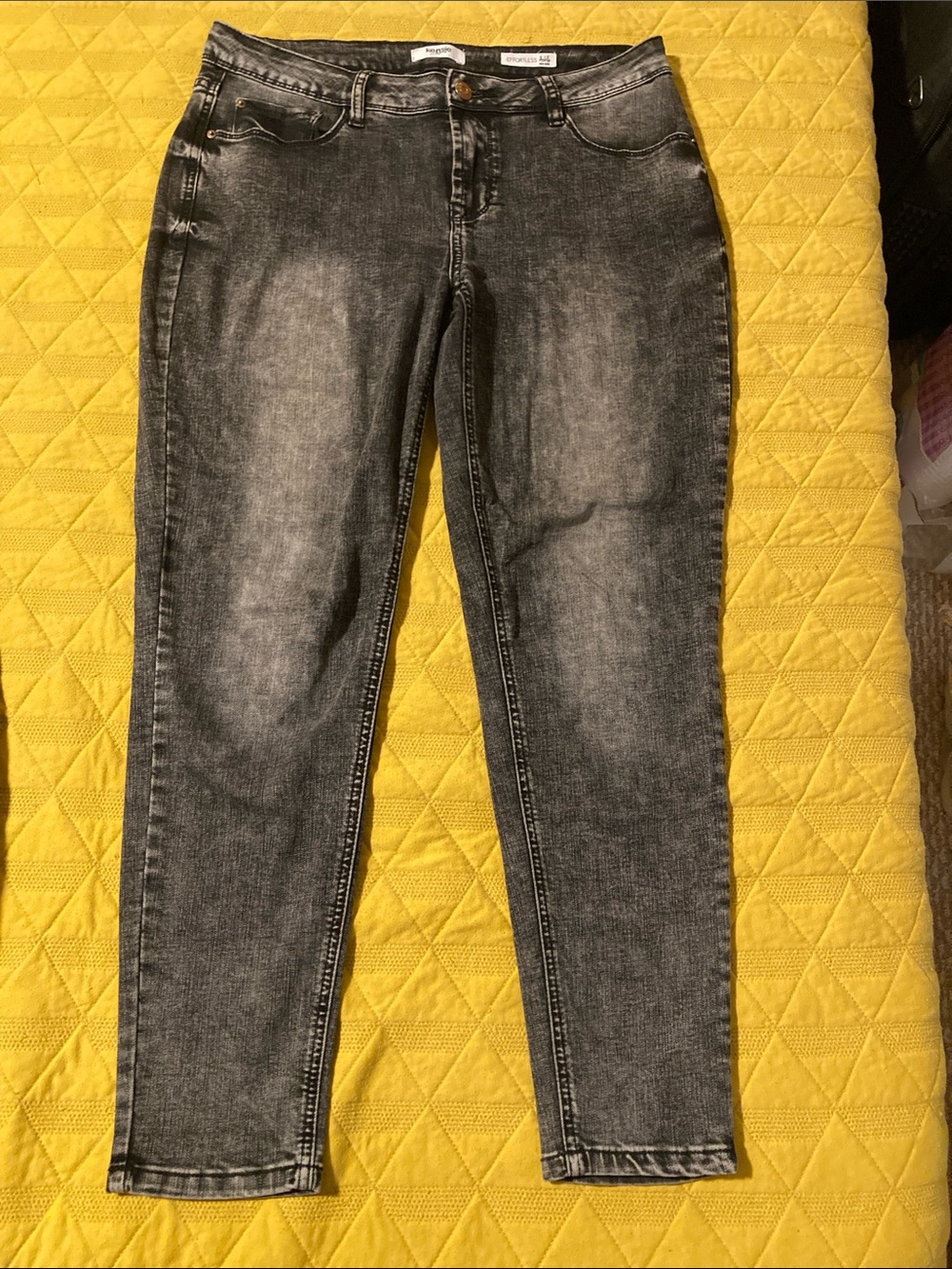 Kensie Women's Gray Washed Skinny Jeans